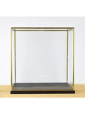 Vitrina Artesanal de Cristal y Laton con Base de Madera Negra, Expositor Decorativo de 46